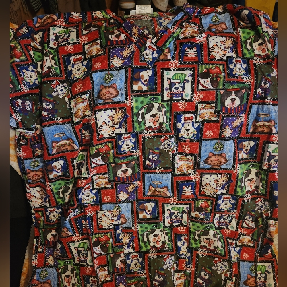 XL Scrub top by VAC
